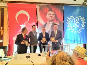 Atatürk Gibi Düşünmek