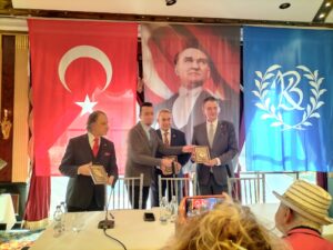 Atatürk Gibi Düşünmek